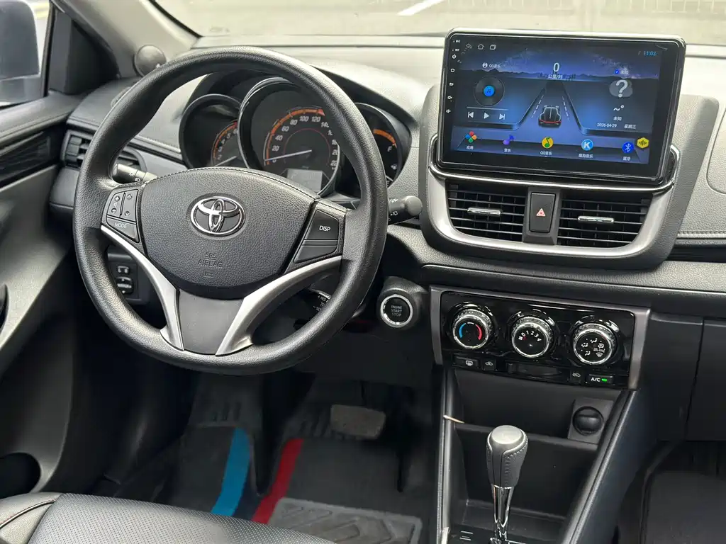 Toyota Yaris L 2023 — фото 7