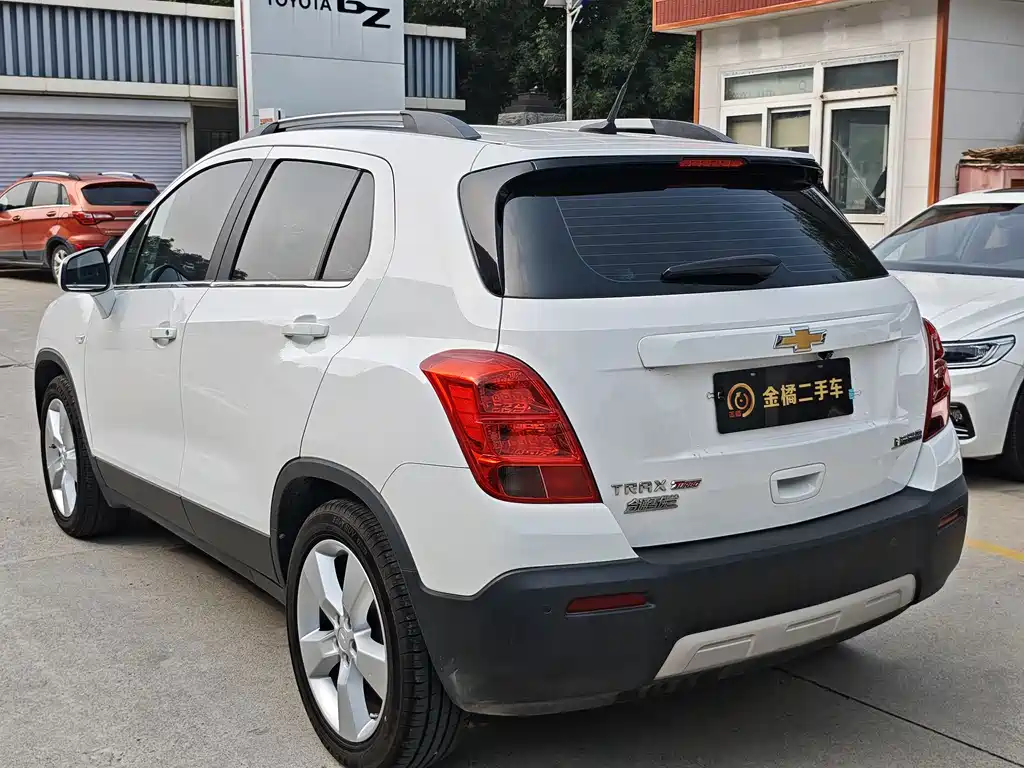 Chevrolet Trax 2015 — фото 2