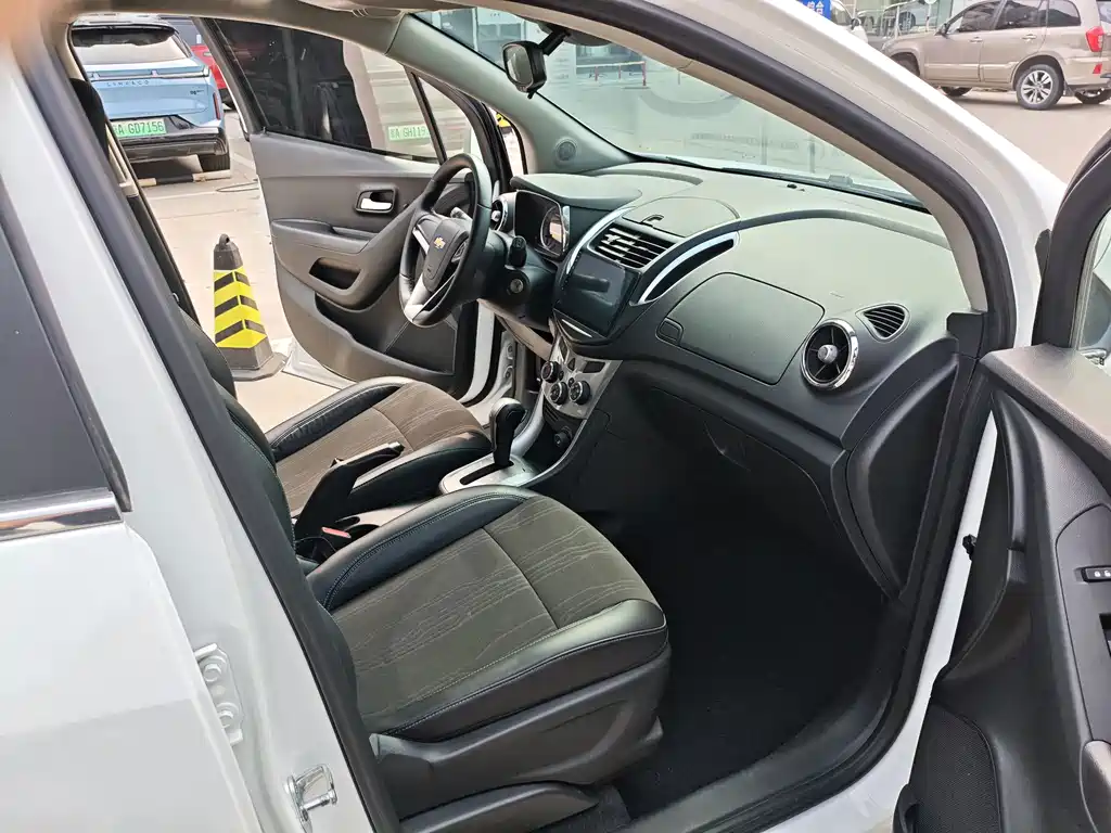 Chevrolet Trax 2015 — фото 11