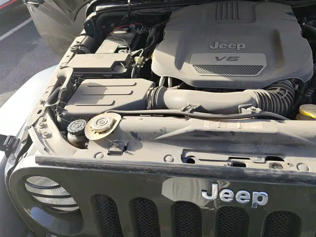 Jeep Wrangler 2015 — фото 19