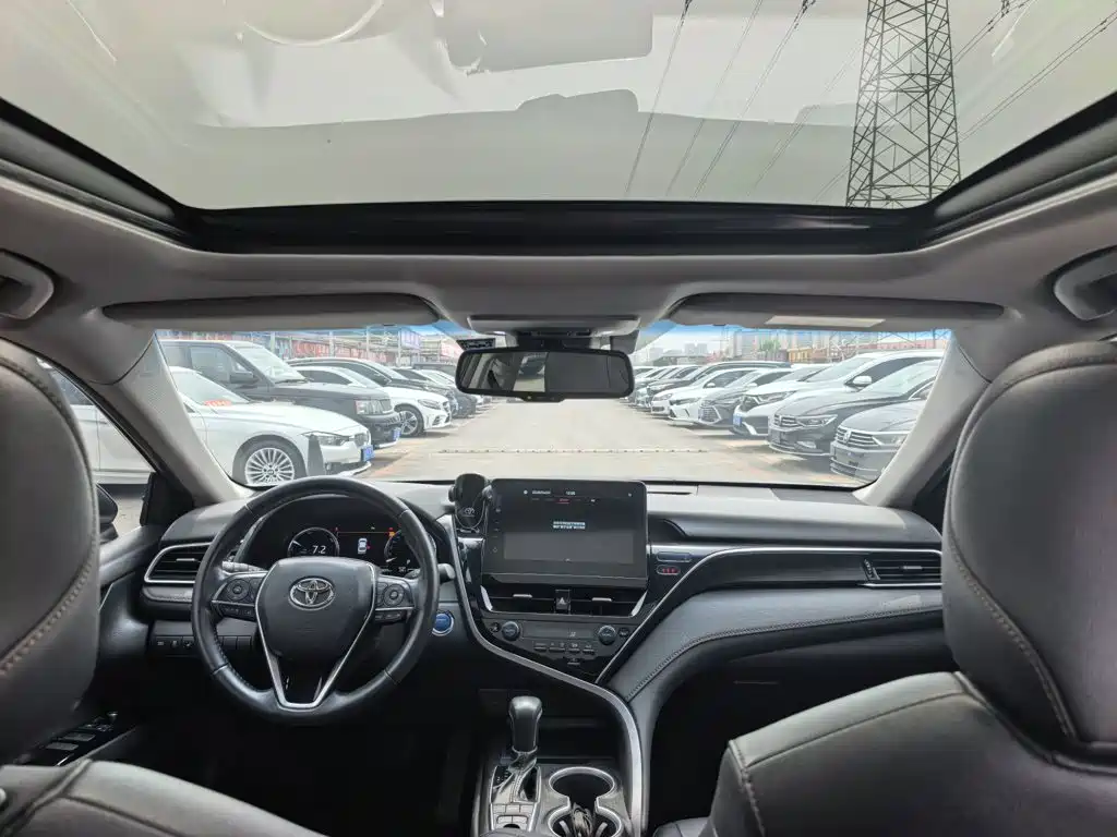 Toyota Camry 2021 — фото 14