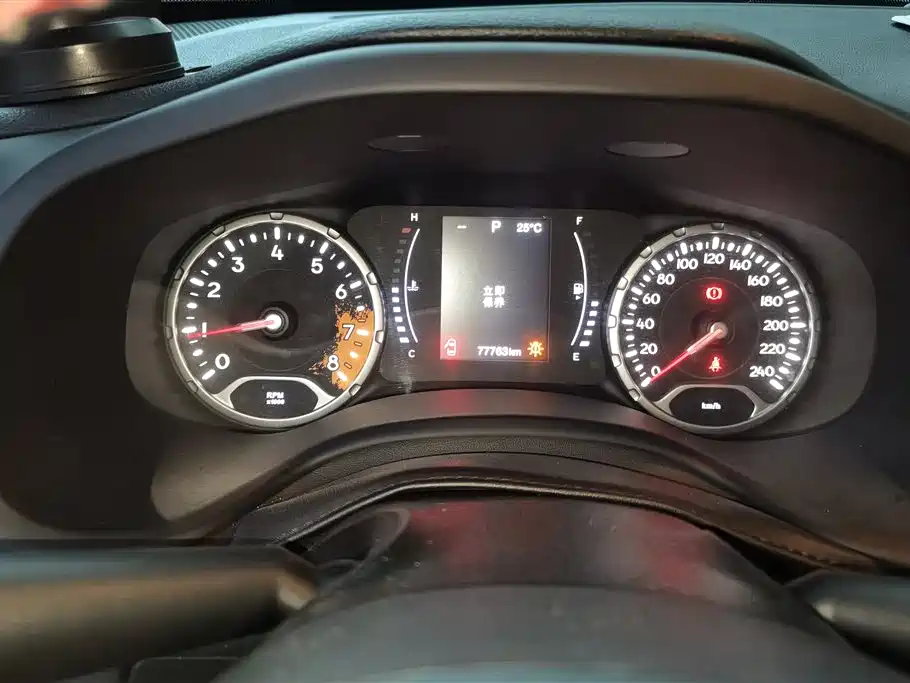 Jeep Renegade 2019 — фото 14