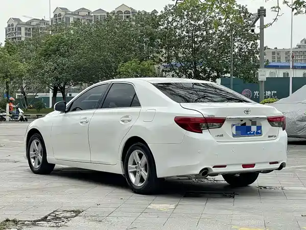 Toyota Reiz 2013