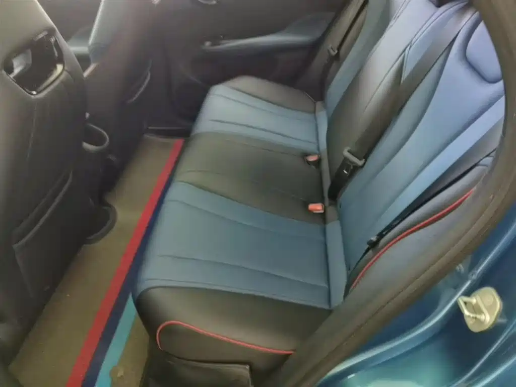 BYD Dolphin 2022 — фото 17
