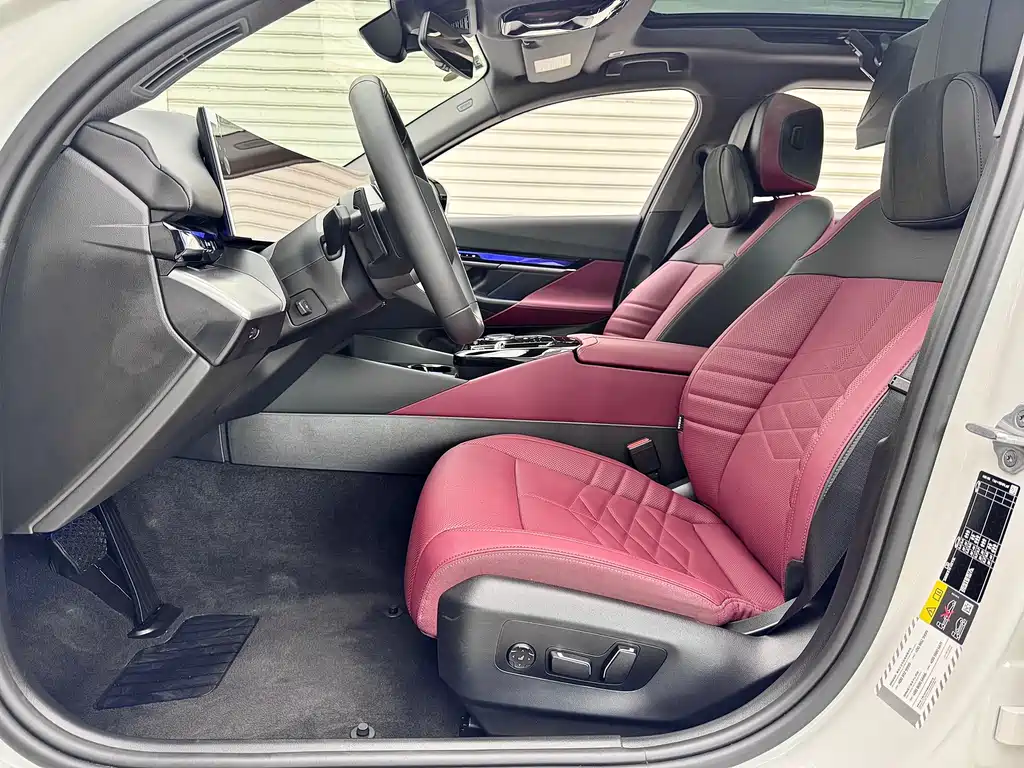 BMW i5 2025 — фото 9
