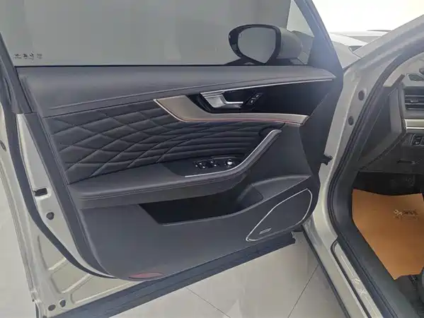 Hongqi HS5 2022