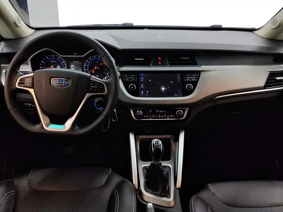 Geely Vision X3 2018 — фото 12