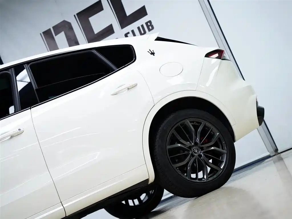Maserati Levante 2022 — фото 22