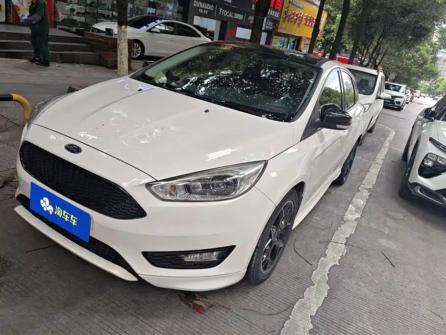 Ford Focus 2017 — фото 1
