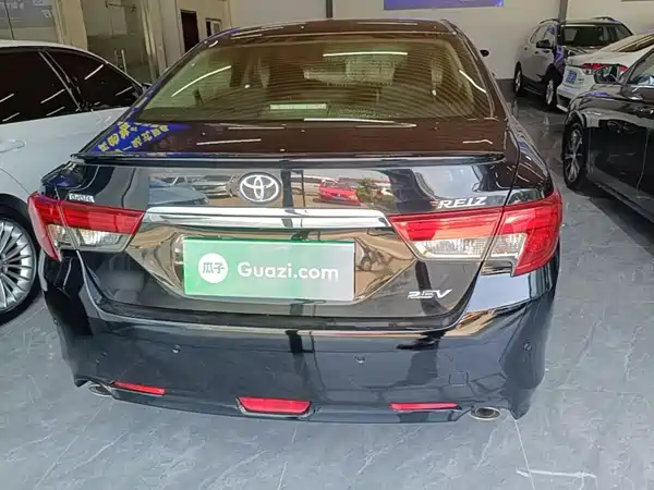 Toyota Reiz 2015