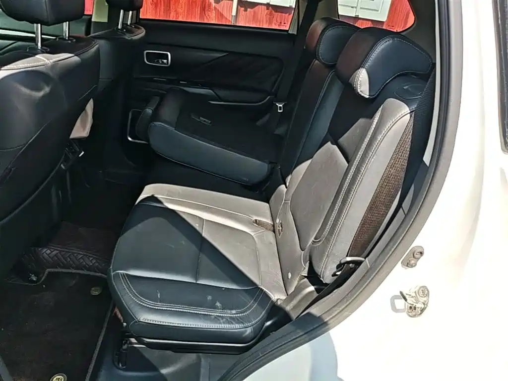 Mitsubishi Outlander 2019 — фото 17