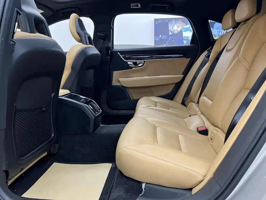 Volvo S90 2018 — фото 14