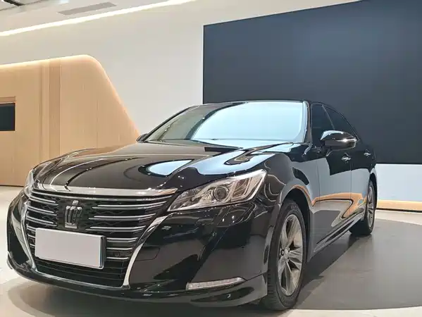 Toyota Crown 2017