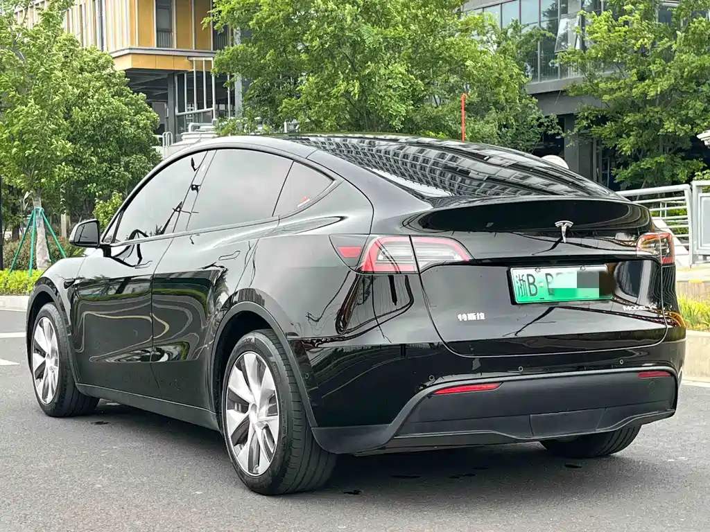 Tesla Model Y 2021 — фото 9