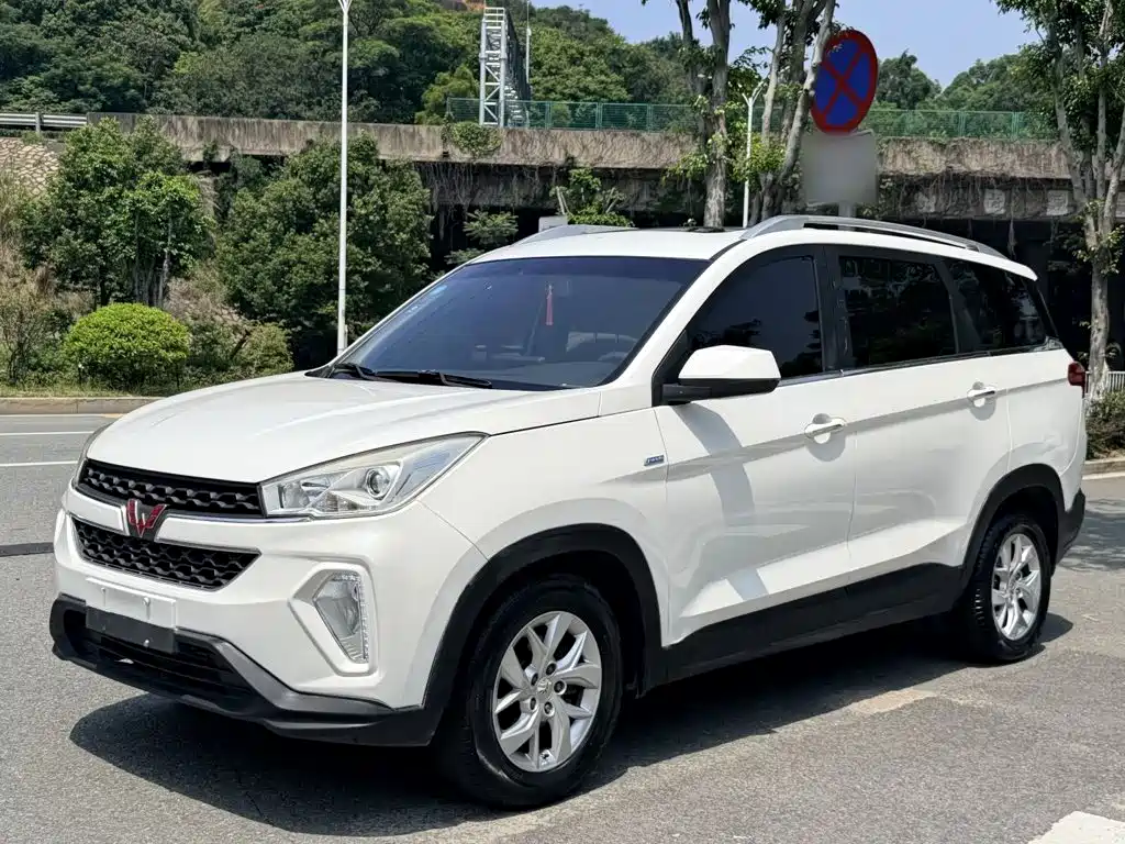 Wuling Hongguang S3 2018