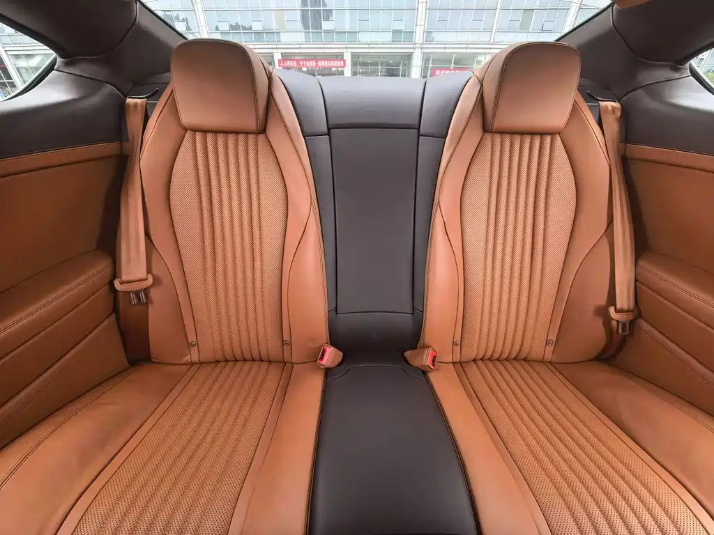 Bentley Continental 2018 — фото 19