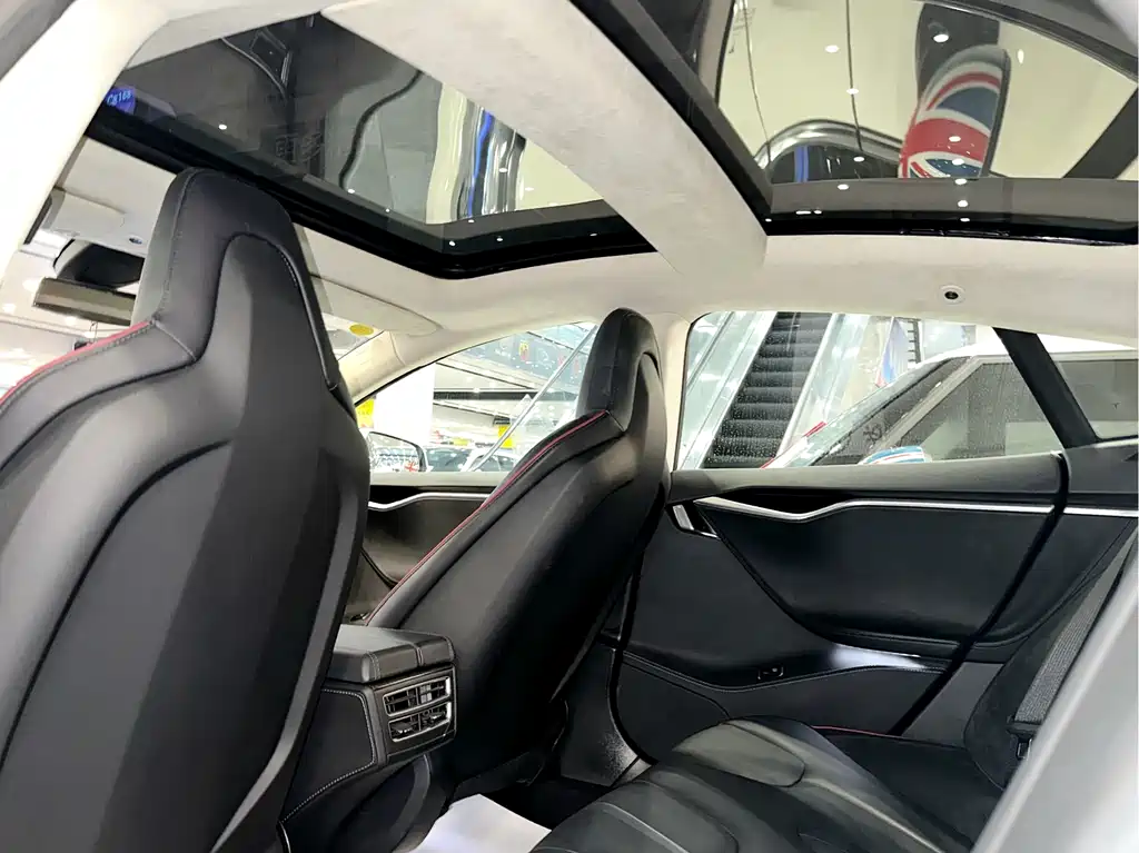Tesla Model S 2015 — фото 8