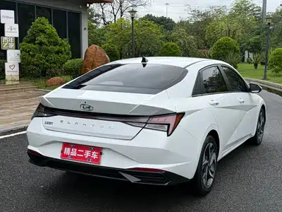 Hyundai Elantra 2022