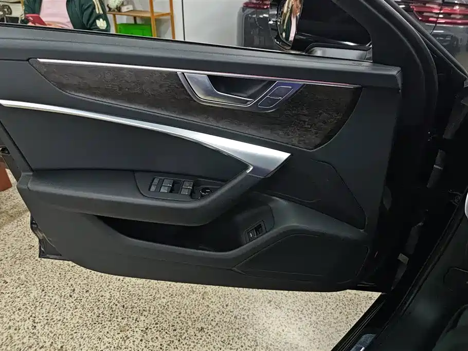 Audi A6L 2023