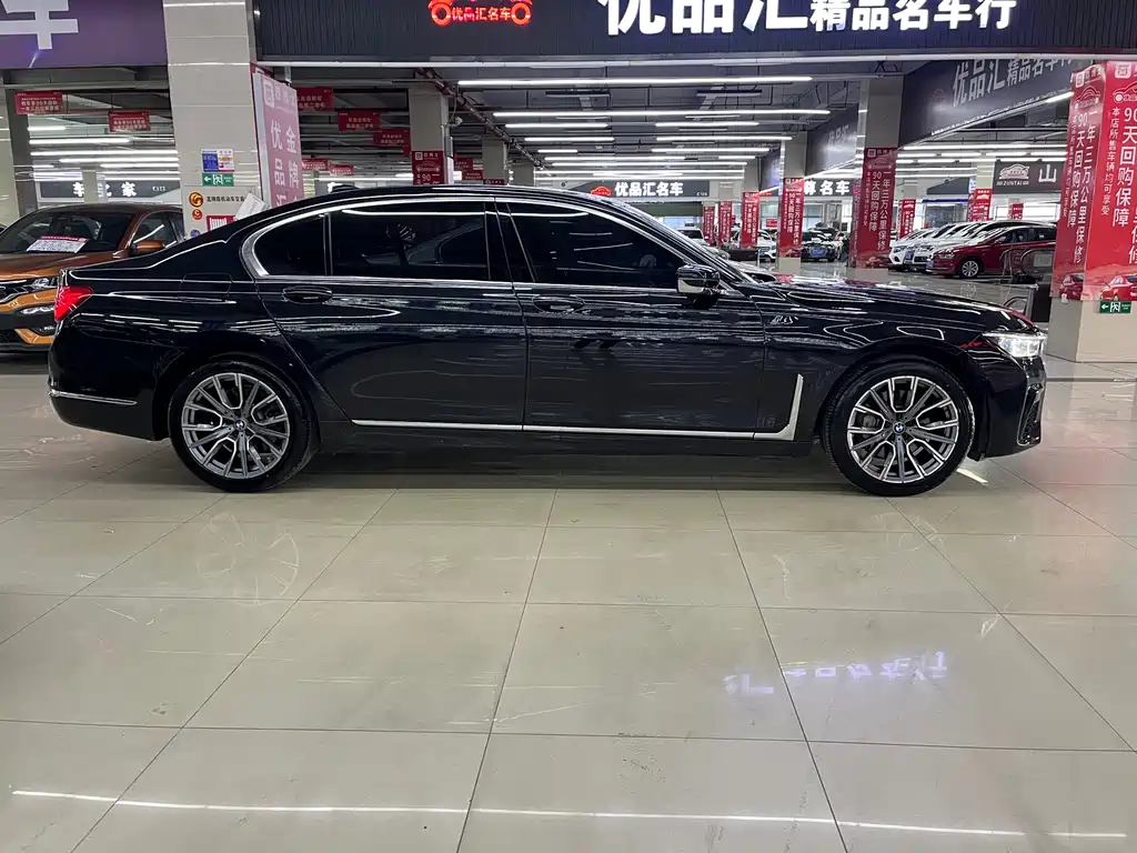 BMW 7 Series 2018 — фото 14