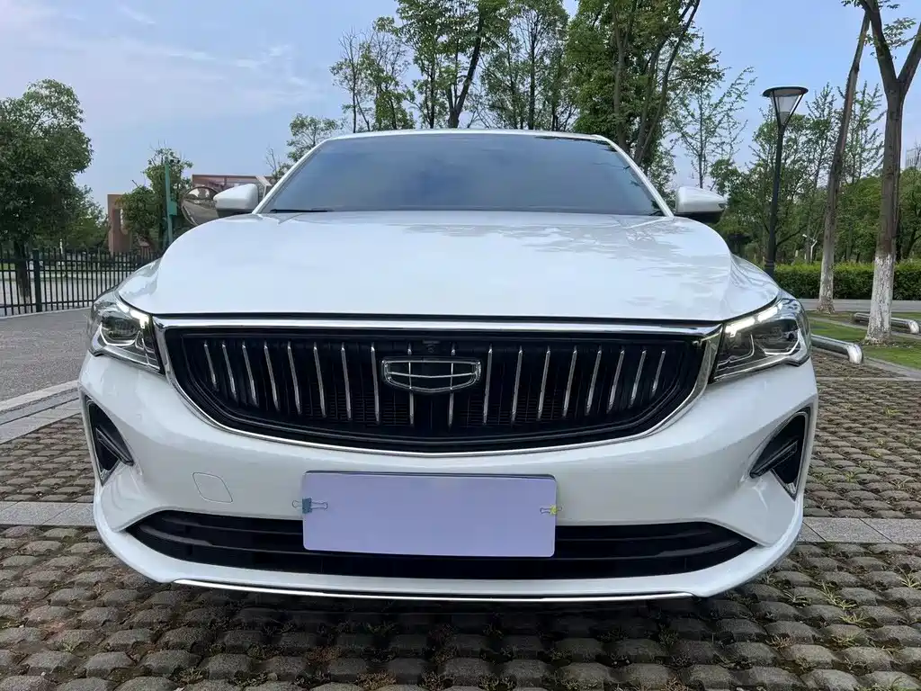 Geely Emgrand 2023