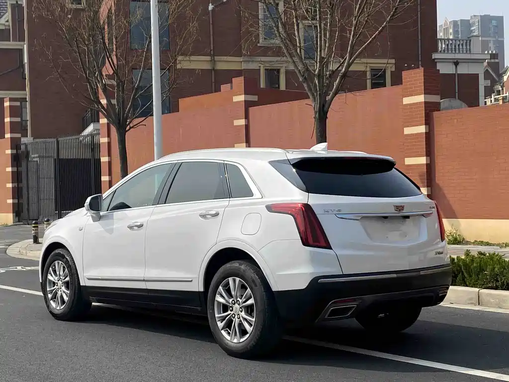Cadillac XT5 2021 — фото 9