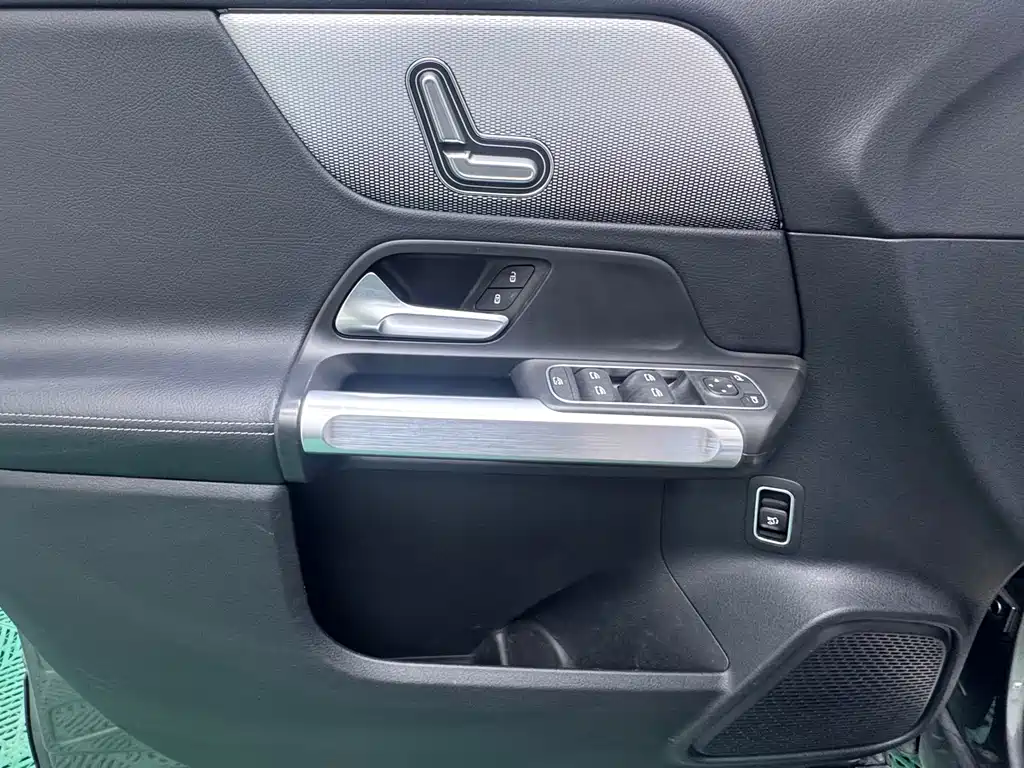 Mercedes-Benz GLB 2021 — фото 17