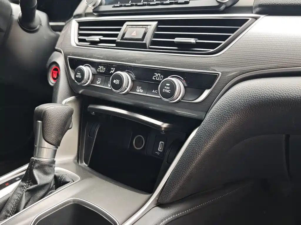 Honda Accord 2020 — фото 17