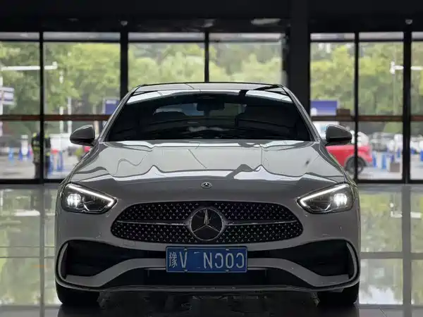 Mercedes-Benz C-Class 2025