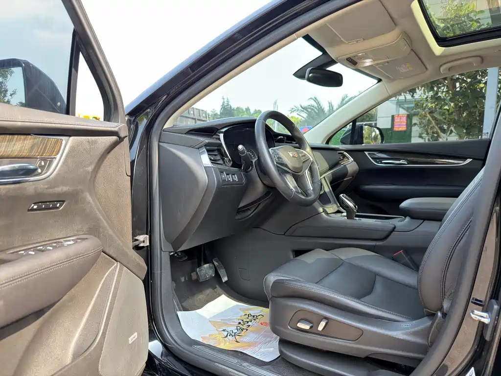 Cadillac XT5 2019 — фото 14