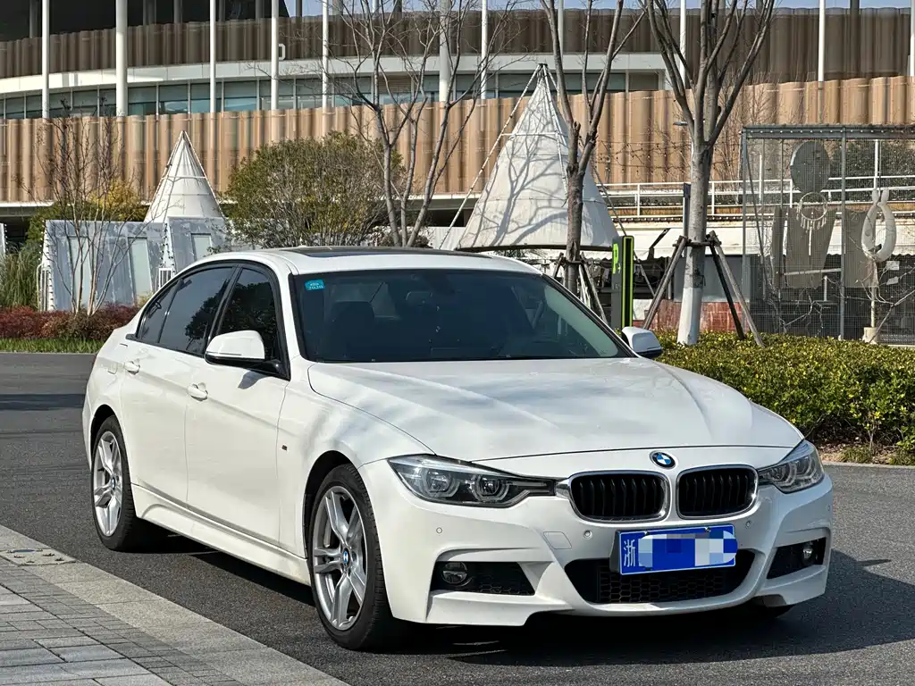 BMW 3 Series 2018 — фото 3