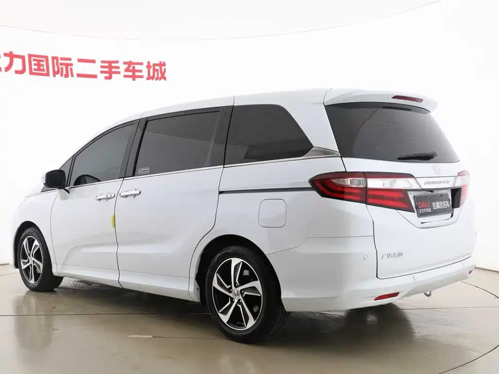Honda Odyssey 2017 — фото 14