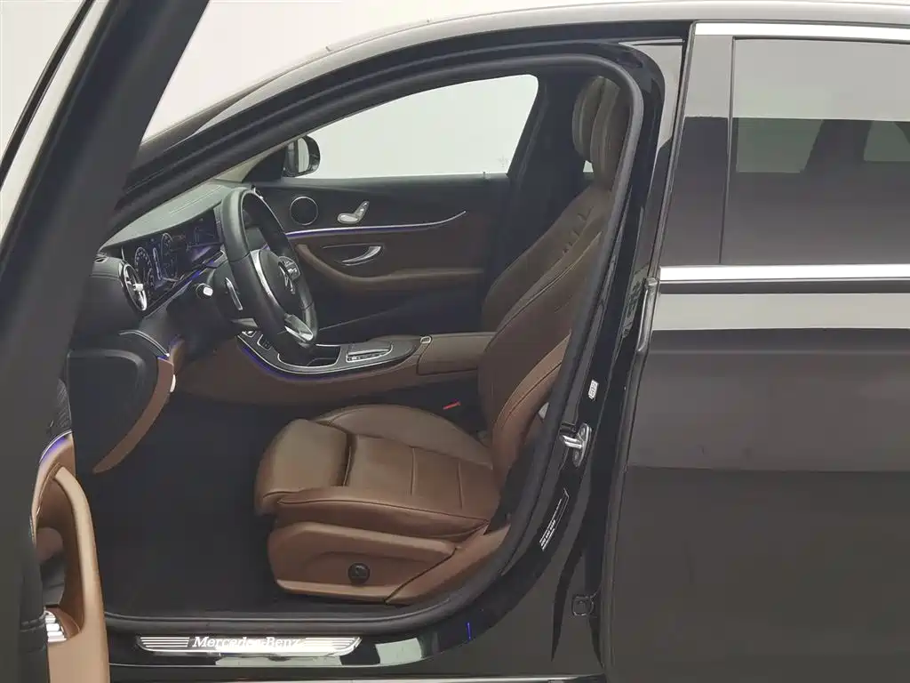 Mercedes-Benz E-Class 2019 — фото 10