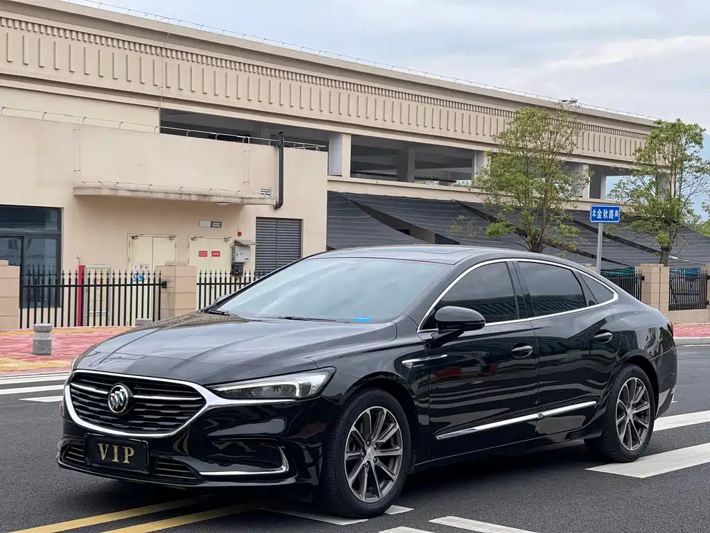 Buick LaCrosse 2019 — фото 1