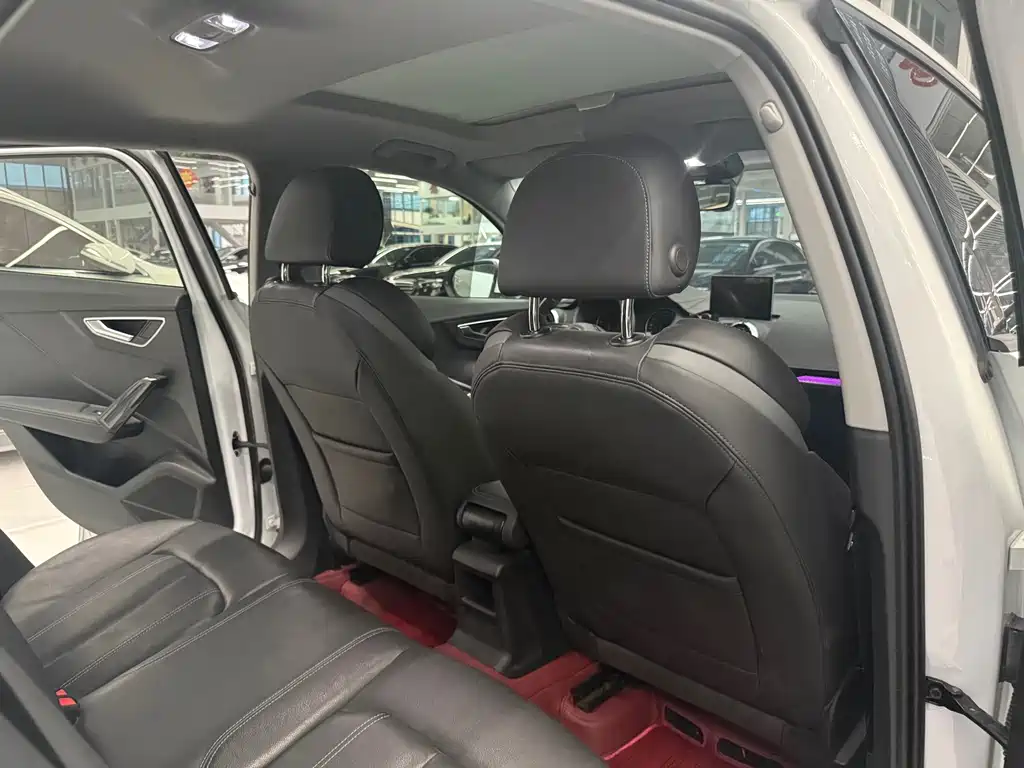 Audi Q2L 2024
