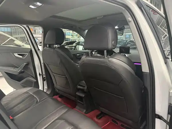 Audi Q2L 2024