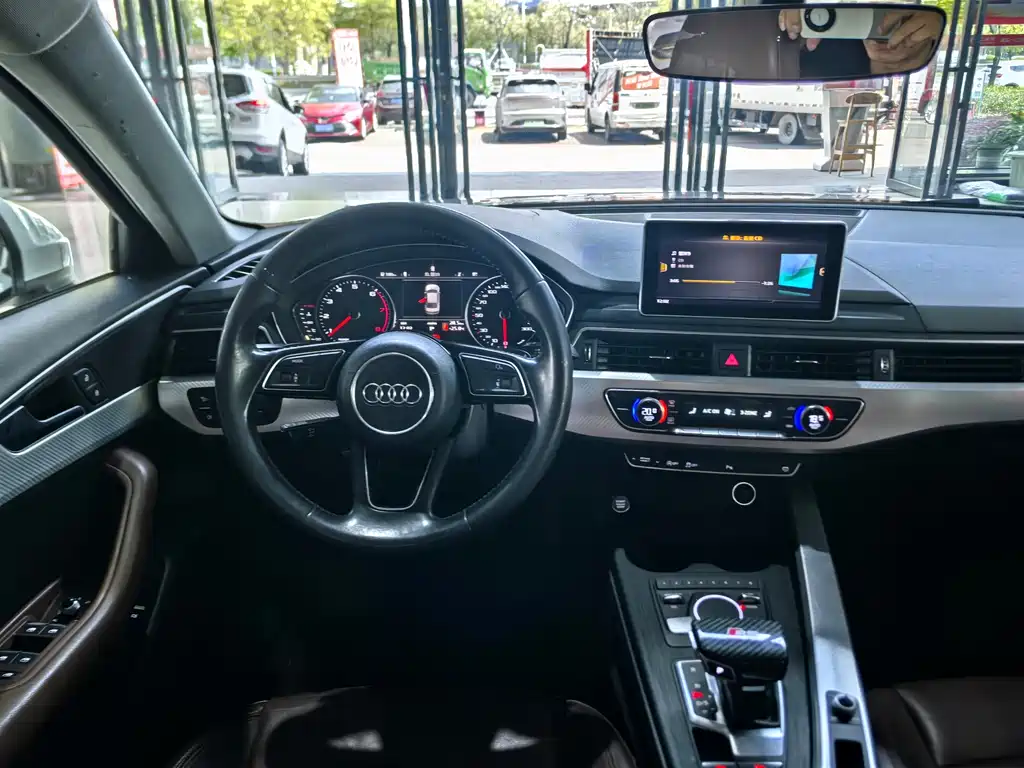 Audi A4L 2017 — фото 12
