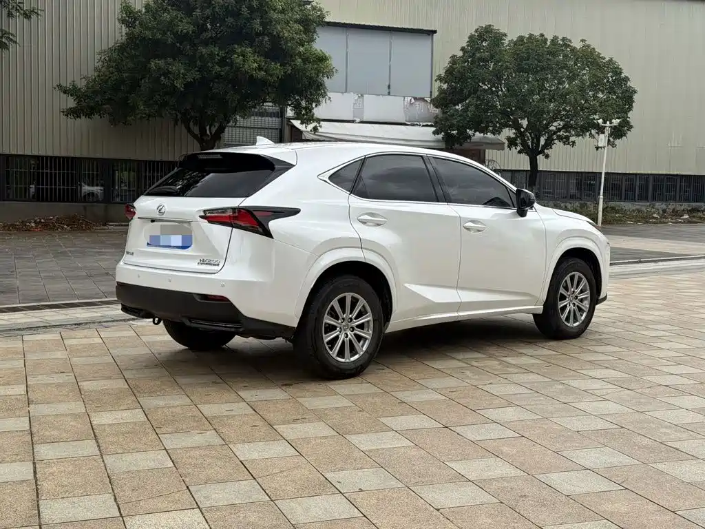 Lexus NX 2016 — фото 9