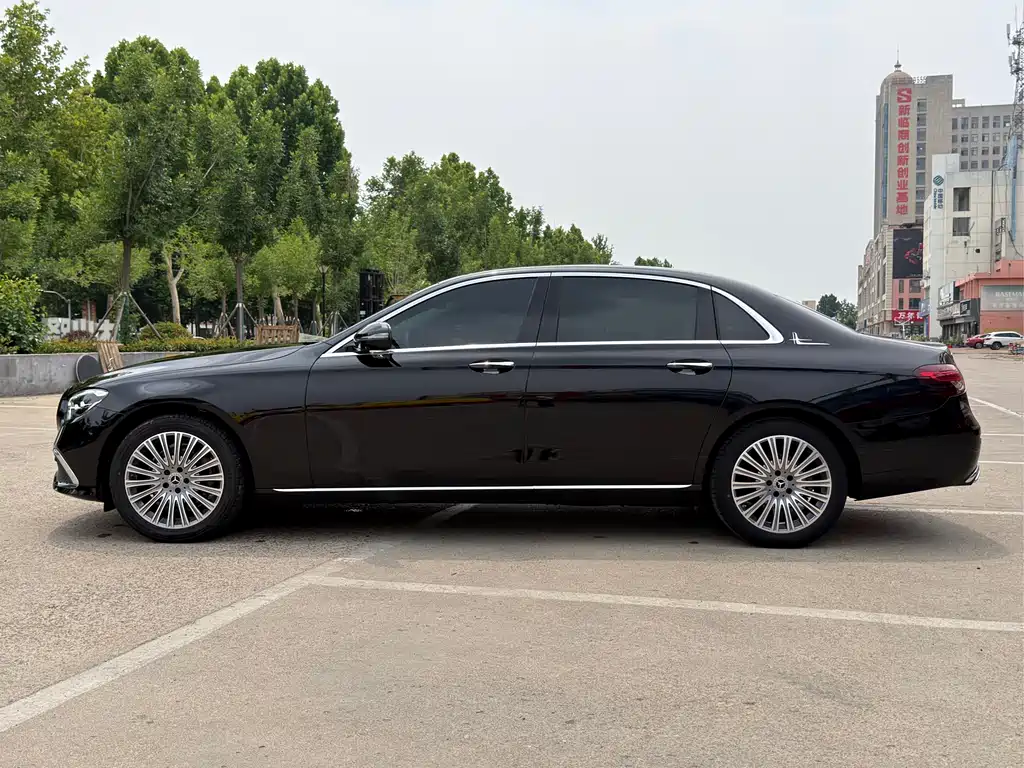 Mercedes-Benz E-Class 2023