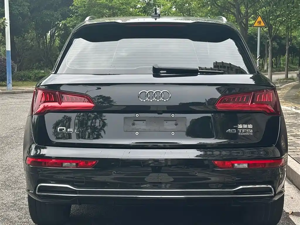 Audi Q5L 2021 — фото 8