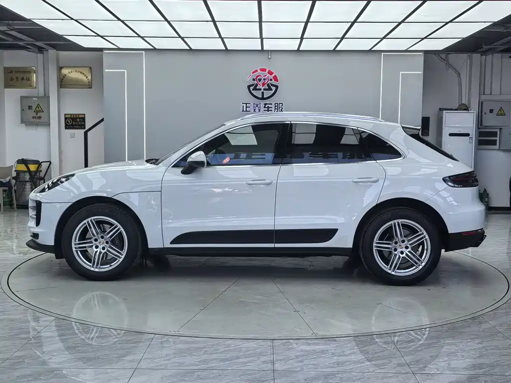 Porsche Macan 2019 — фото 4