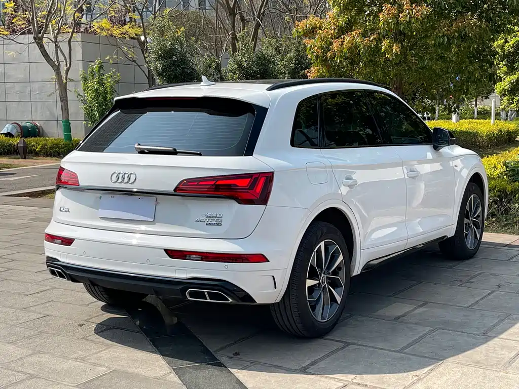 Audi Q5L 2023 — фото 6
