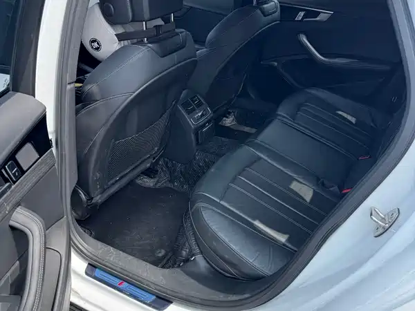 Audi A4L 2023
