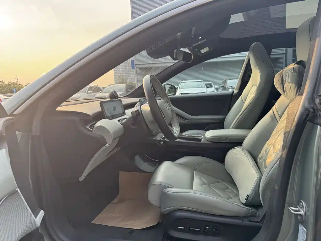 NIO ET5 2022