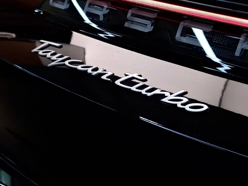 Porsche Taycan 2021 — фото 20