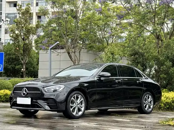 Mercedes-Benz E-Class 2022