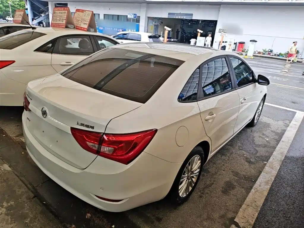 Buick Excelle 2015 — фото 7