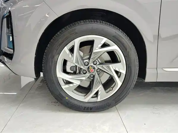 Hongqi HS3 2023