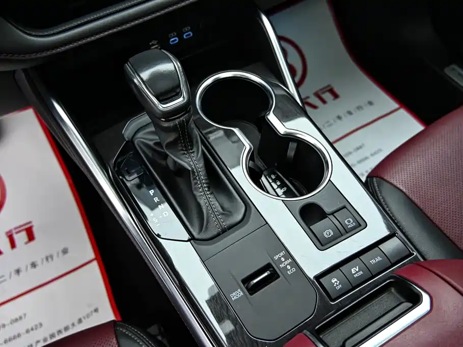 Toyota Crown Kluger 2021 — фото 18