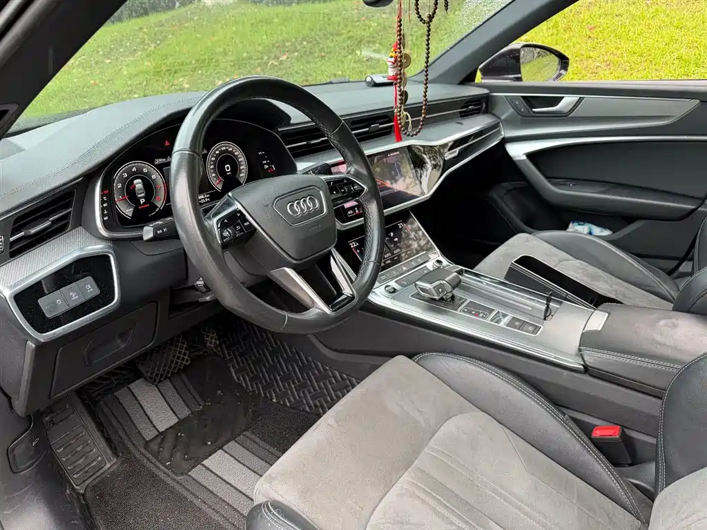 Audi A6L 2022